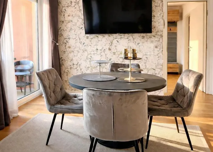 Bright 1br With Living & Balcony Apartment Vienna